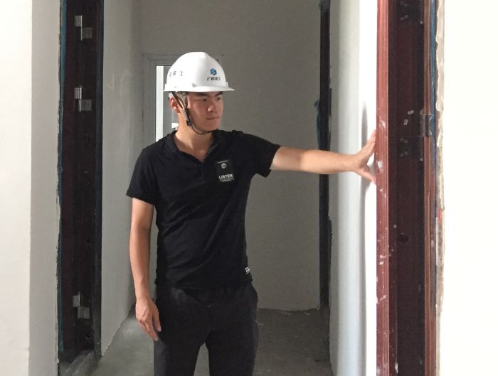 2在项目现场对楼层施工情形举行检查1.jpg