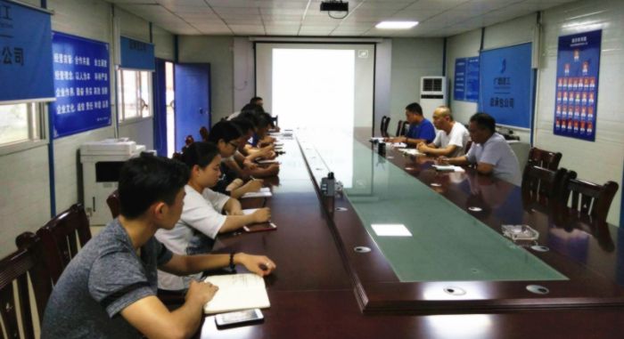 约请公司党委副书记、总司理陆烜为项目党员上党课.jpg