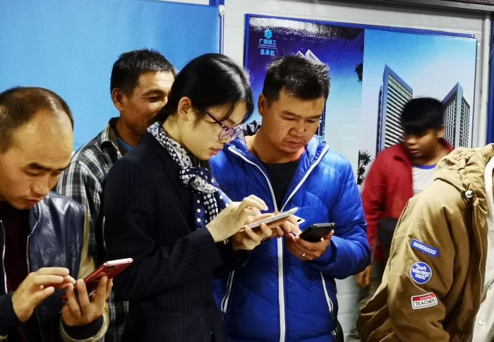 邕江上游项目办理现场。。。黎子宁 摄.jpg