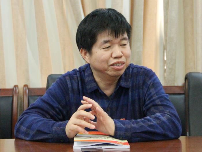 岑廷义讲话.JPG