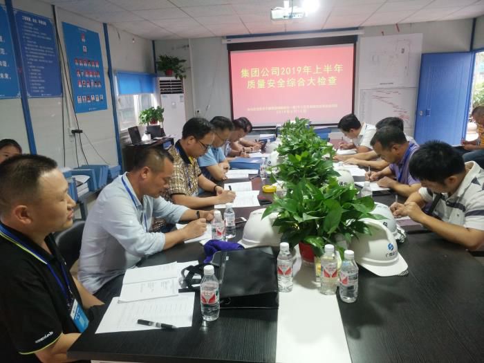 5聚会现场。。。李秋蝉 摄700.jpg