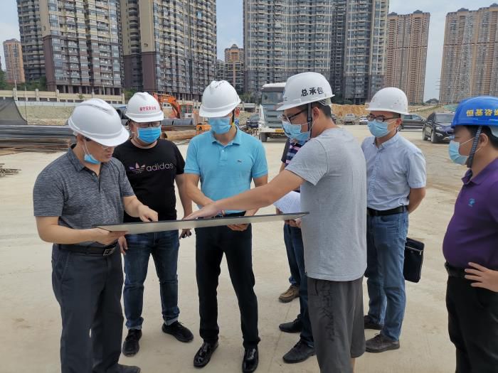 2.1调研现场。。。。潘治昆 摄700.jpg