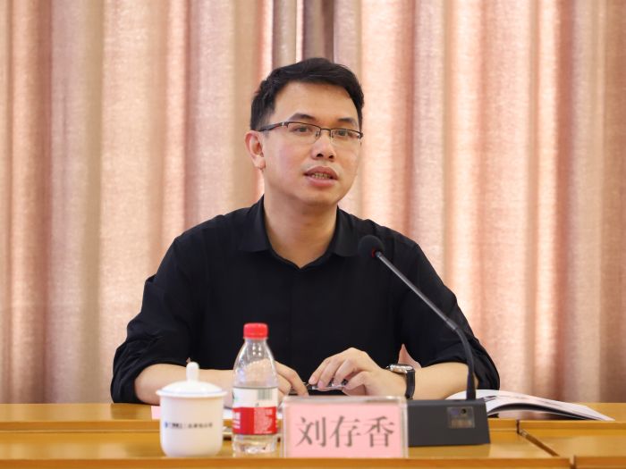 刘存香讲话。。李立云 摄.jpg