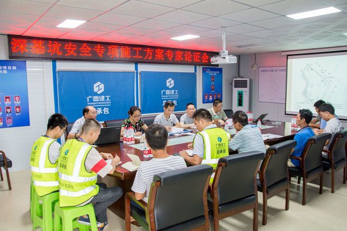 聚会现场。。。。郭奎君摄.jpg