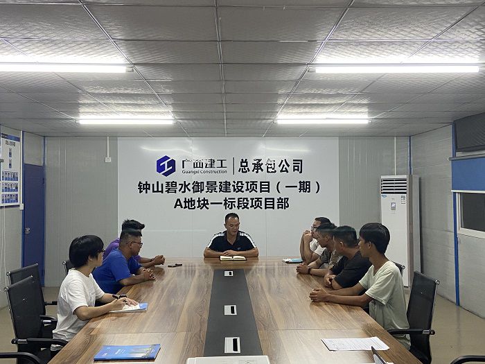 座谈会现场。。。。。。韦秀丽 摄.jpg