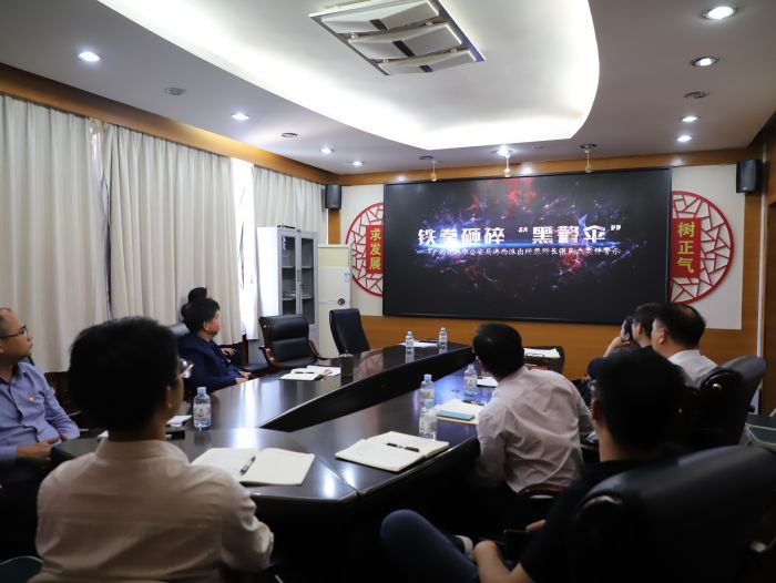 寓目警示教育片。。。。韦文 摄.jpg