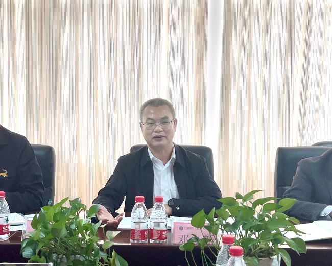 邓少新讲话。。。。。。卢丽君 摄（修图）.jpg