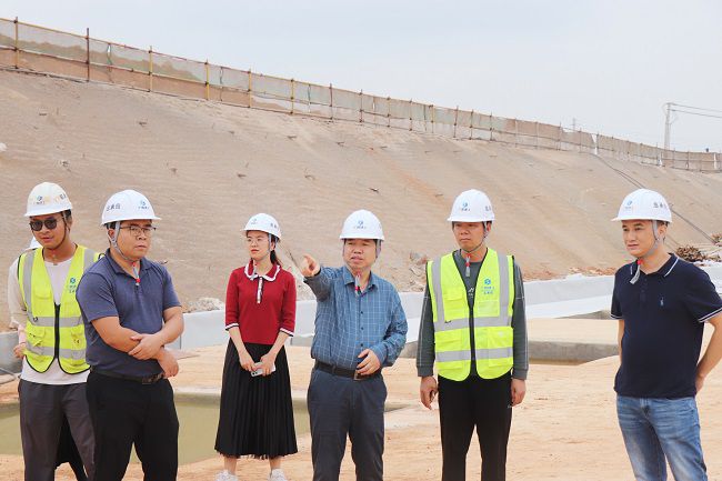 岑廷义深入现场视察施工历程。。。周煜川 摄（修图）.jpg