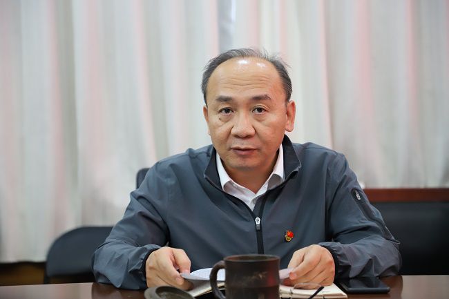 陆烜讲话。。。。。。侯健杰摄（修图）.jpg