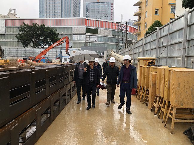 检查现场。。。。罗成 摄（修图）.jpg