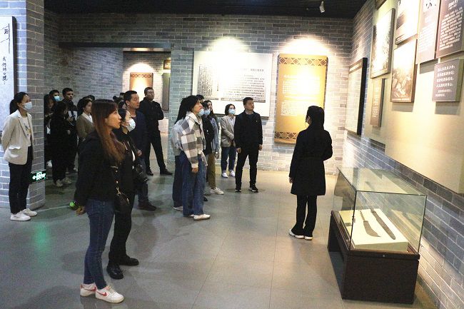 旅行现场。。张钊林 摄（修图） (2).jpg