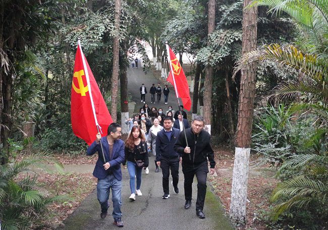 徒步走。。张钊林 摄（修图）.jpg