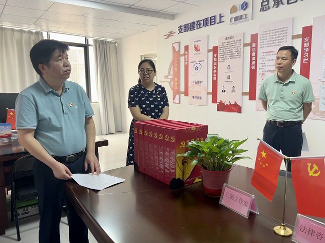 检查现。。ㄐ尥1）。。卢丽君摄.JPG