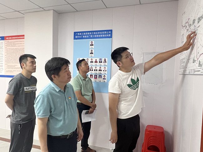 检查现。。ㄐ尥迹。。卢丽君摄.JPG