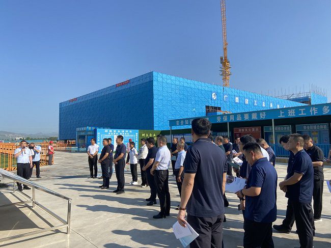 检查现场。。。。潘扬 摄（修图）.jpg