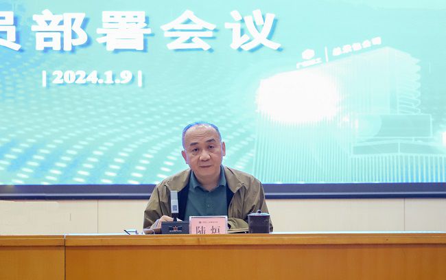 陆烜主持 郑诗宝 摄。。。。。。（修）.jpg