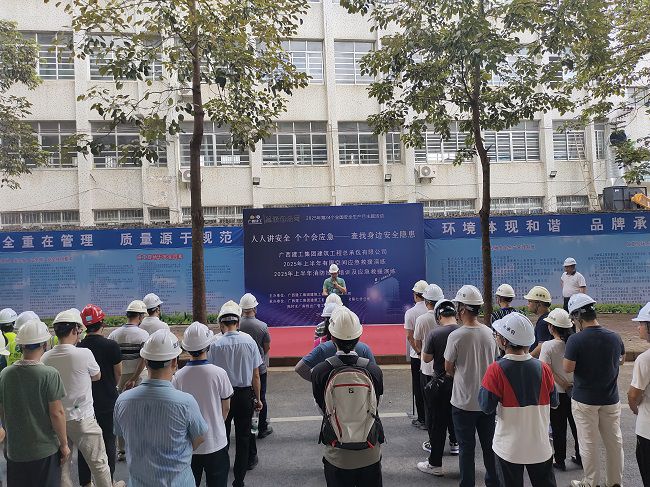 莫志元做演练发动和宣布演练最先。。；；；；票ι 摄（修图）.jpg
